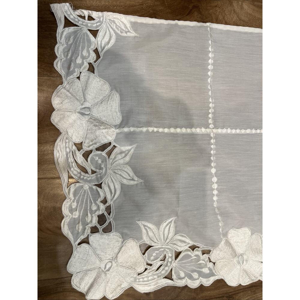 Vintage Beige Embroidered Table Runner Eyelets 68x 17”